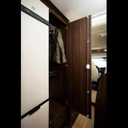 Aneto Caravaning Renting - Sport 323 אתר קמפינג Anciles